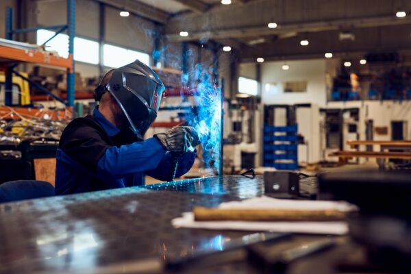  Dashboard met realtime overzicht van aanwezigheden op werven in de metaalsector